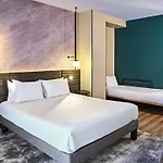 Отель Novotel Centre Cathedrale 4*