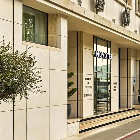 מלון Novotel Centre Cathedrale רואן