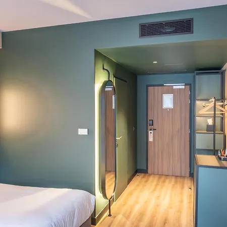 Novotel Centre Cathedrale מלון 4*
