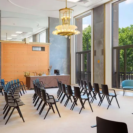 מלון Novotel Centre Cathedrale 4*