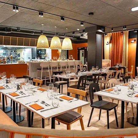 מלון Novotel Centre Cathedrale 4*