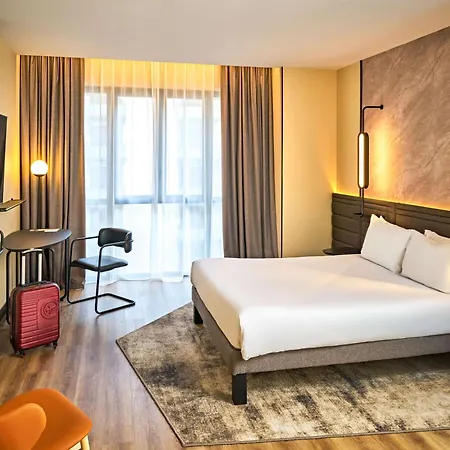 Novotel Centre Cathedrale מלון