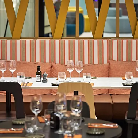 Novotel Centre Cathedrale 호텔 4*