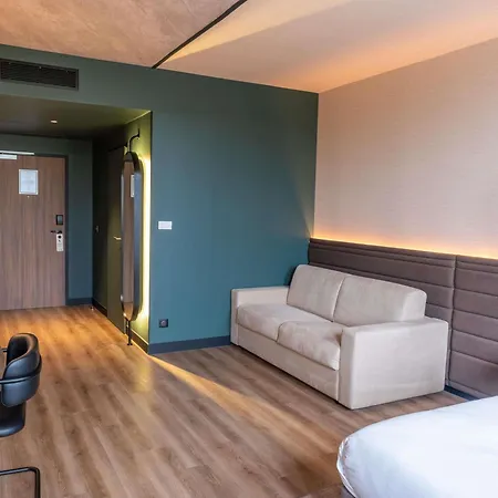 Novotel Centre Cathédrale Hotel 4*