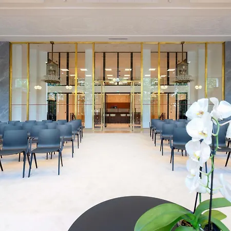 호텔 Novotel Centre Cathedrale 4*