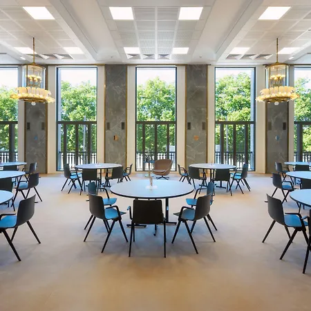 Novotel Centre Cathédrale Hotel 4*
