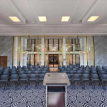 Novotel Centre Cathédrale Hotel