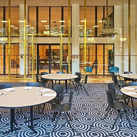 Hotel Novotel Centre Cathedrale 4*