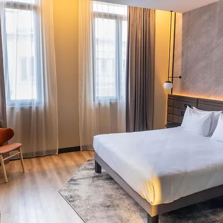Novotel Centre Cathedrale 4*