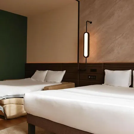Novotel Centre Cathedrale Hotel 4*