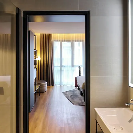 Hotel Novotel Centre Cathedrale 4*