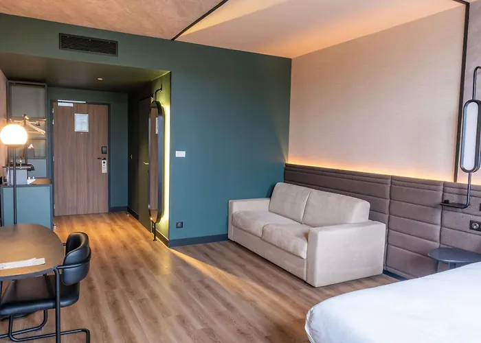 Novotel Centre Cathedrale Hotel 4*