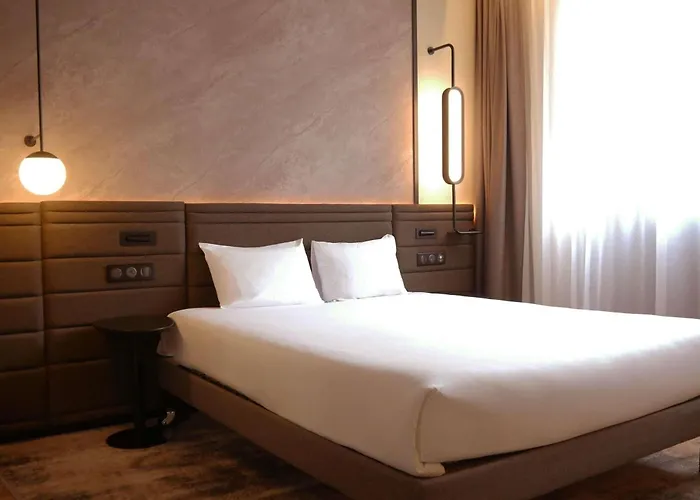 Hotel Novotel Centre Cathédrale 4*